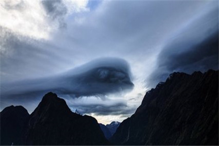 不懂就問！有?？飘厴I(yè)證就能報(bào)考云南專升本嗎？